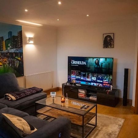1-Bed Flat In Ocean Village Southampton Esterno foto
