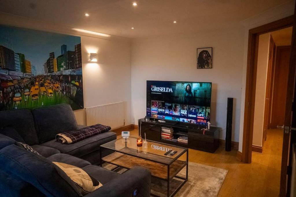 1-Bed Flat In Ocean Village Southampton Esterno foto