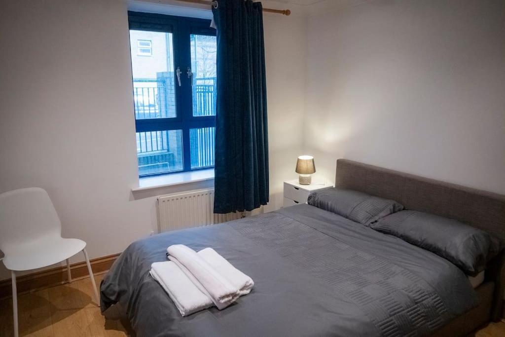 1-Bed Flat In Ocean Village Southampton Esterno foto