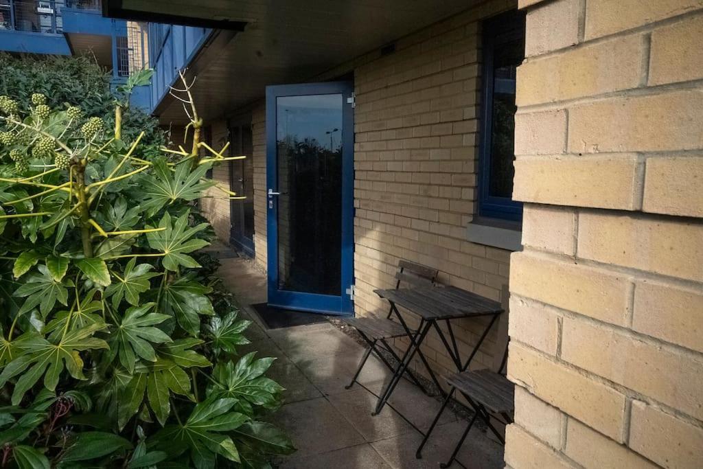 1-Bed Flat In Ocean Village Southampton Esterno foto