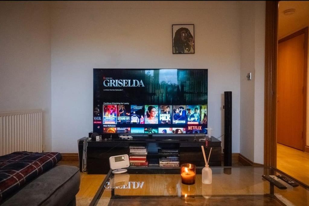 1-Bed Flat In Ocean Village Southampton Esterno foto
