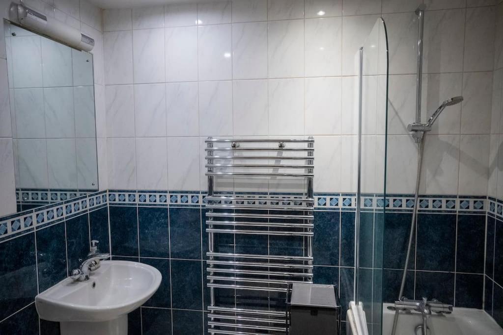 1-Bed Flat In Ocean Village Southampton Esterno foto