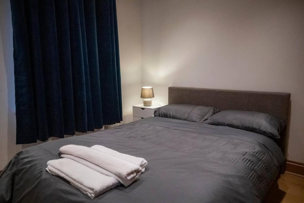 1-Bed Flat In Ocean Village Southampton Esterno foto